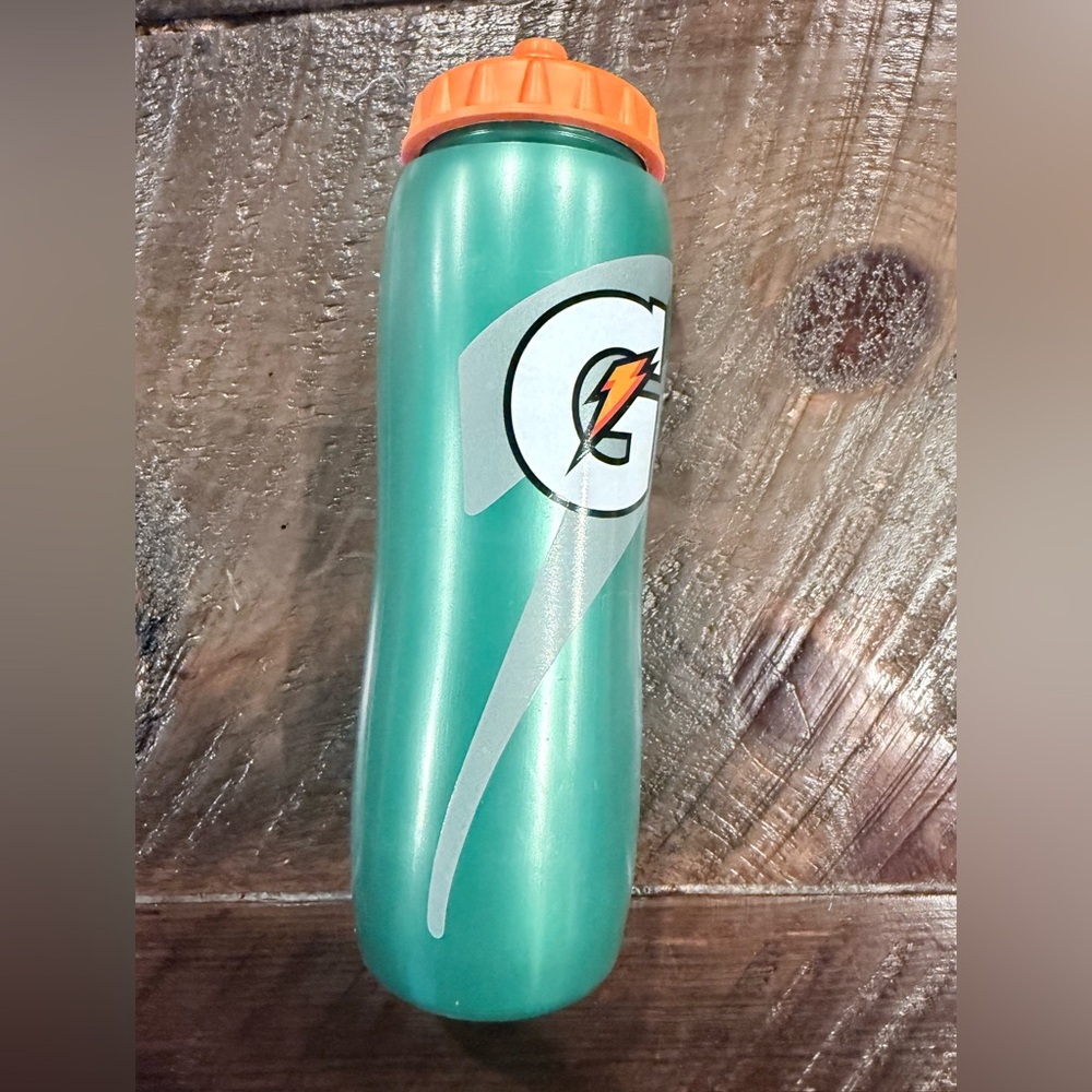 Gatorade Teal Sports Bottle with Orange Cap